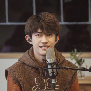 人人摸人人舔人人插
